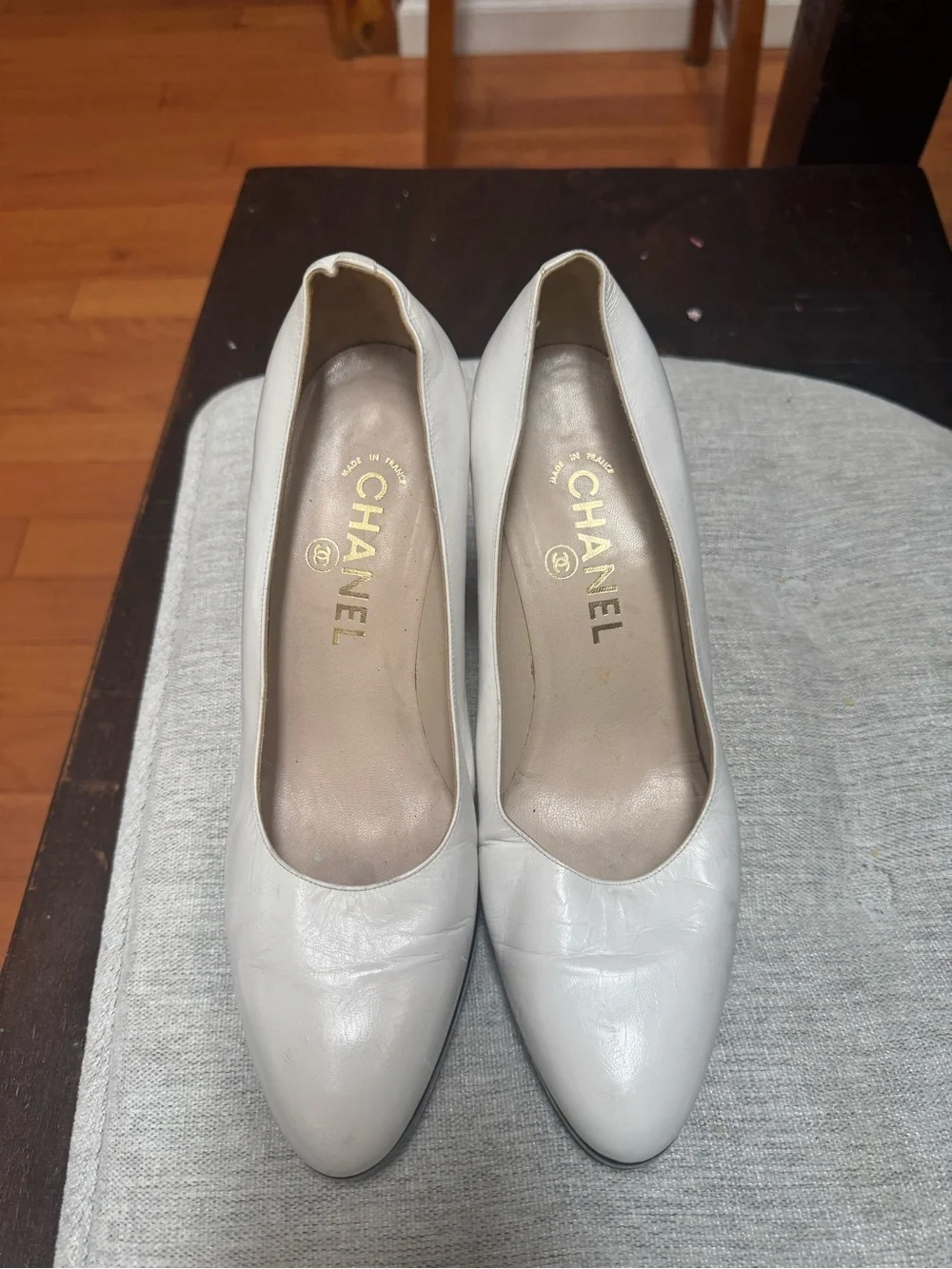 CHANEL Cream Leather Pointed-Toe Pumps
